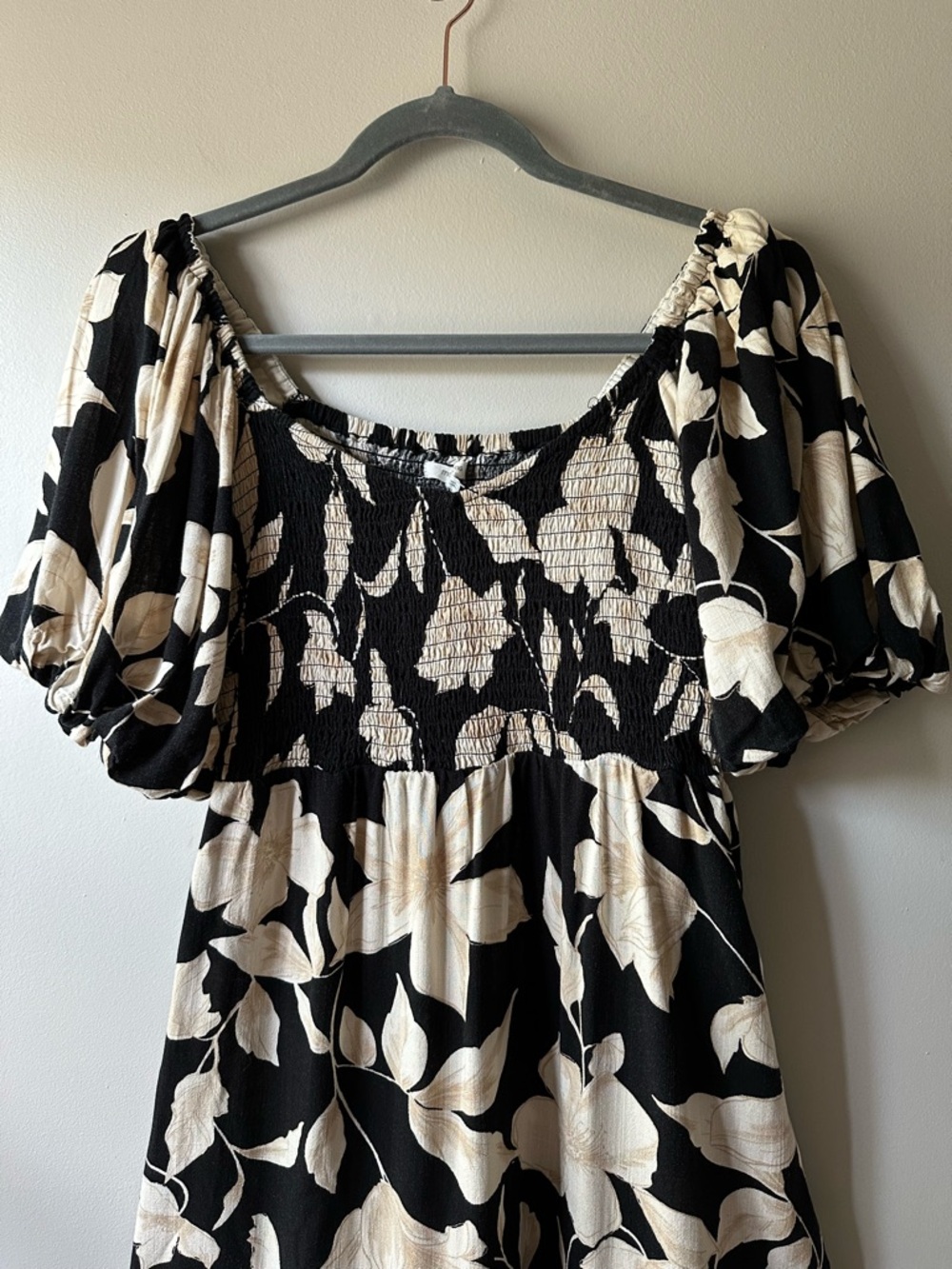 Maurices Black Smocked Puff Sleeve Beige Floral Dress Boho Vacation Size M - Picture 2 of 10